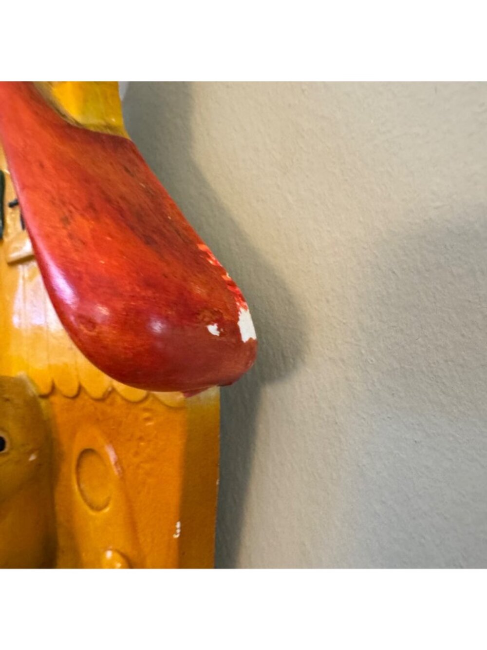 VTG Hand-Painted Wall Hook With Birdhouse Design Yellow Bird Green Base Red Roof - Picture 3 of 10